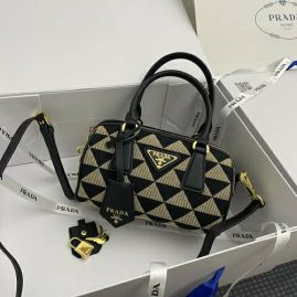 Picture of Prada Lady Handbags _SKUfw119164074fw